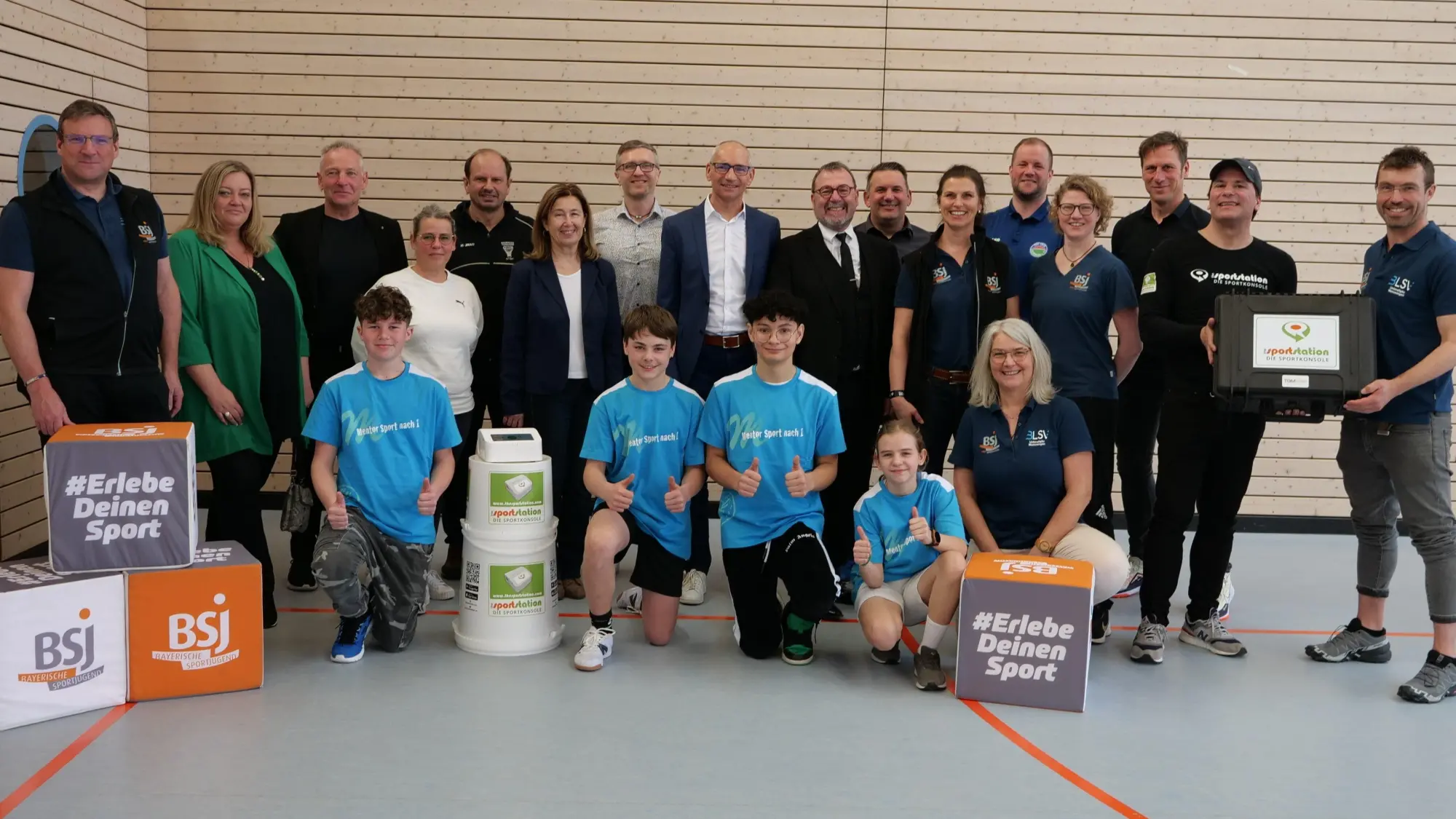 Übergabe von sechs sportstation2-Konsolen für Schulen im Unterallgäu