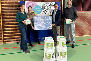 Der Förderverein der Grundschule und des Kindergartens Hollen e.V. hat von Combi eine Spende in Höhe von 4200 Euro bekommen. Damit konnten mehrere „Sportstations“ angeschafft werden.