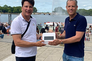 Alexander Otto Stiftung spendet 3 sportstation 2 an den SC Poppenbüttel.